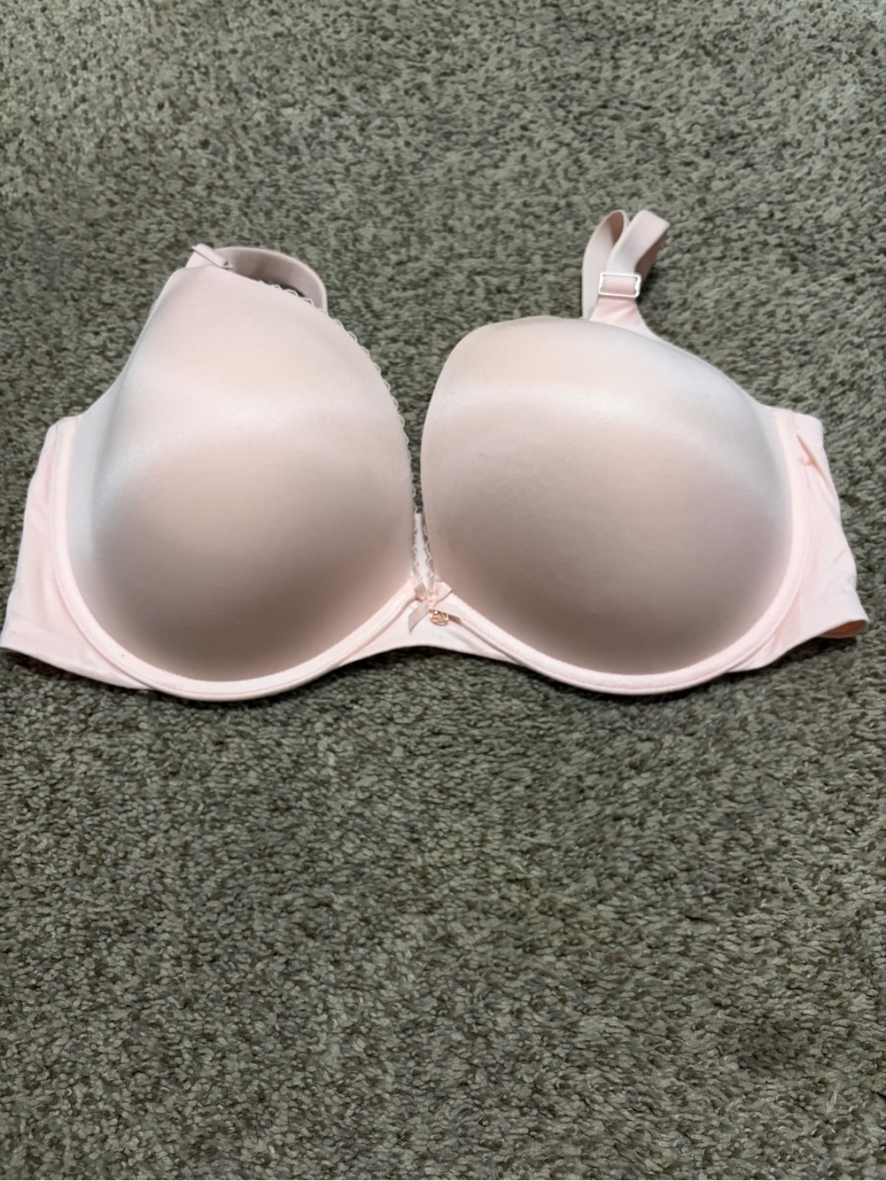 Victoria's Secret Light Pink Smooth Molded T-Shirt Bra